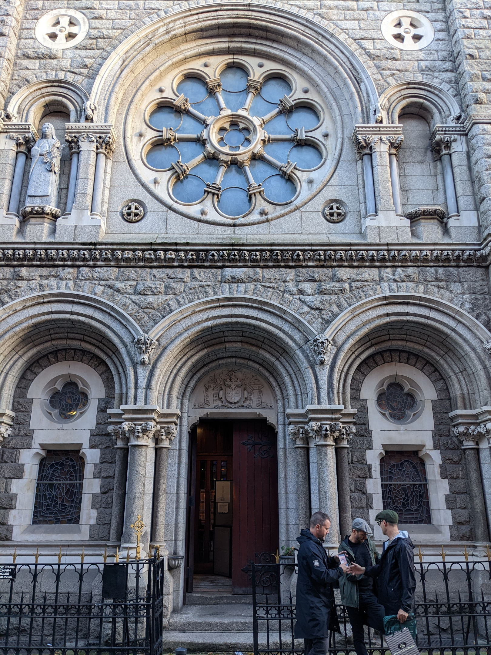 photo : Ireland, Dublin, Saint Teresa's Church