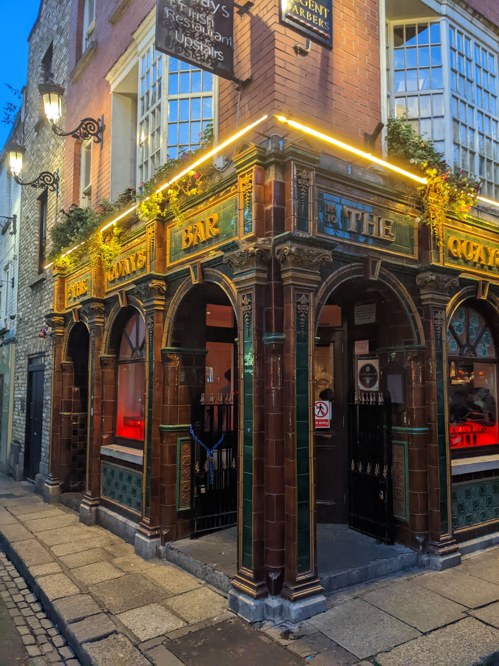 photo : Ireland, Dublin, Temple Bar, The Quay's Bar