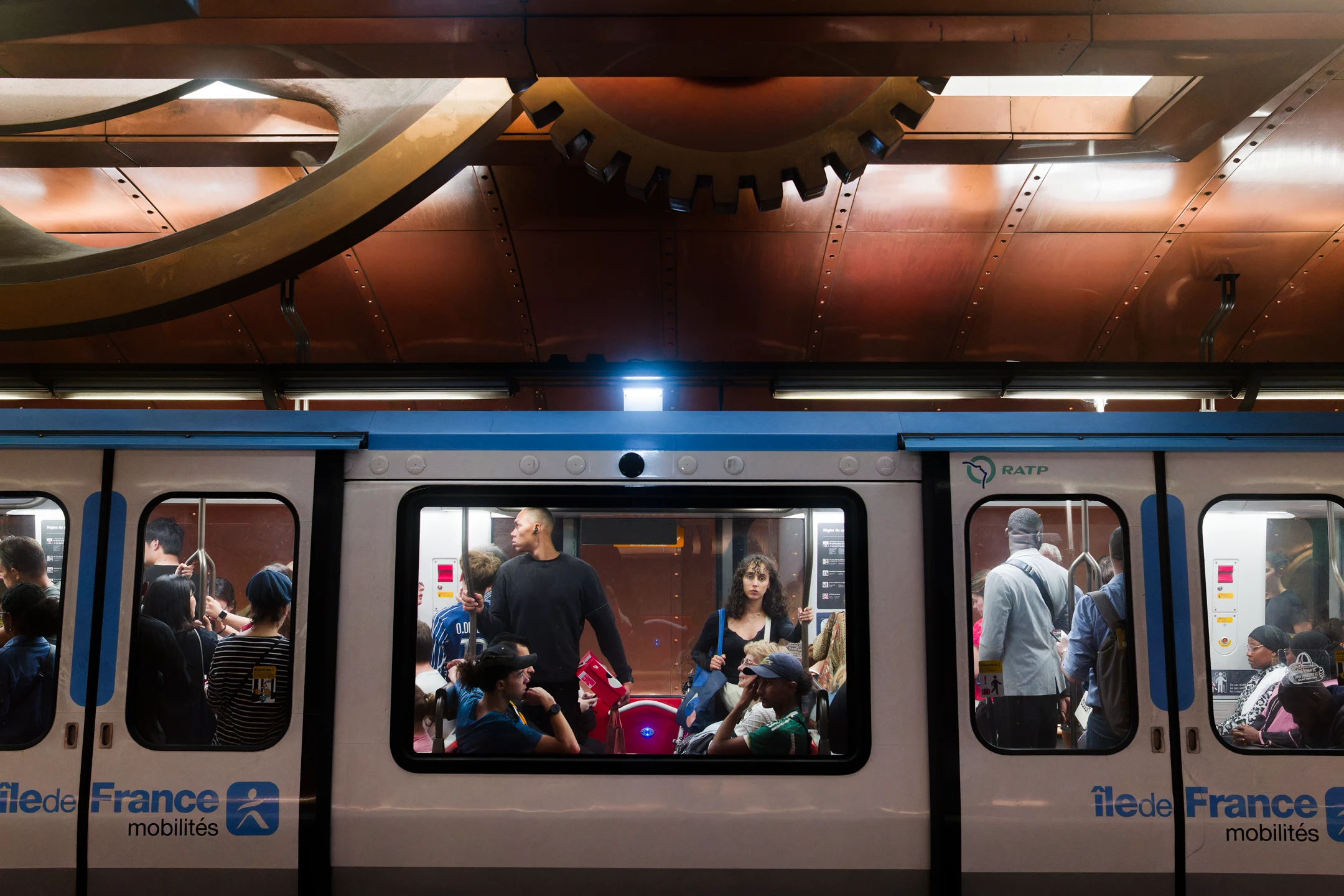 Street photo Paris : Arts-et-Métiers, Métro.