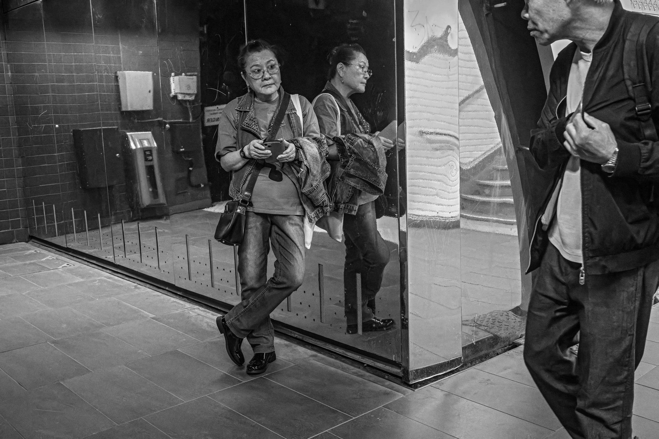 Street photo Paris : Métro Arts-et-Métiers.