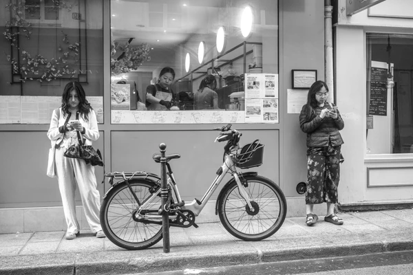Street photo Paris : Marais, Rue des Gravilliers.