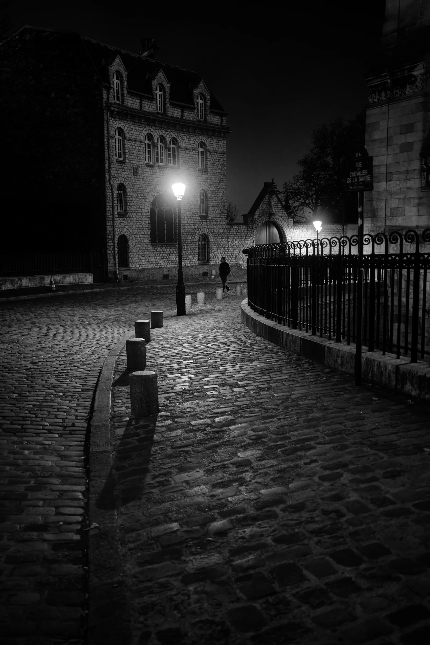 Street photo Paris : Montmartre, Rue du Chevalier de la Barre.