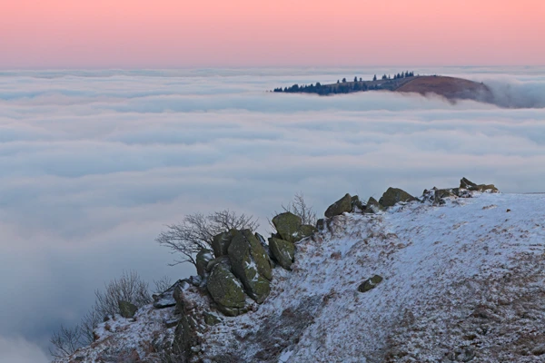 Photo : Mer de nuages hivernale sur les Spitzkoepfe, Vosges.