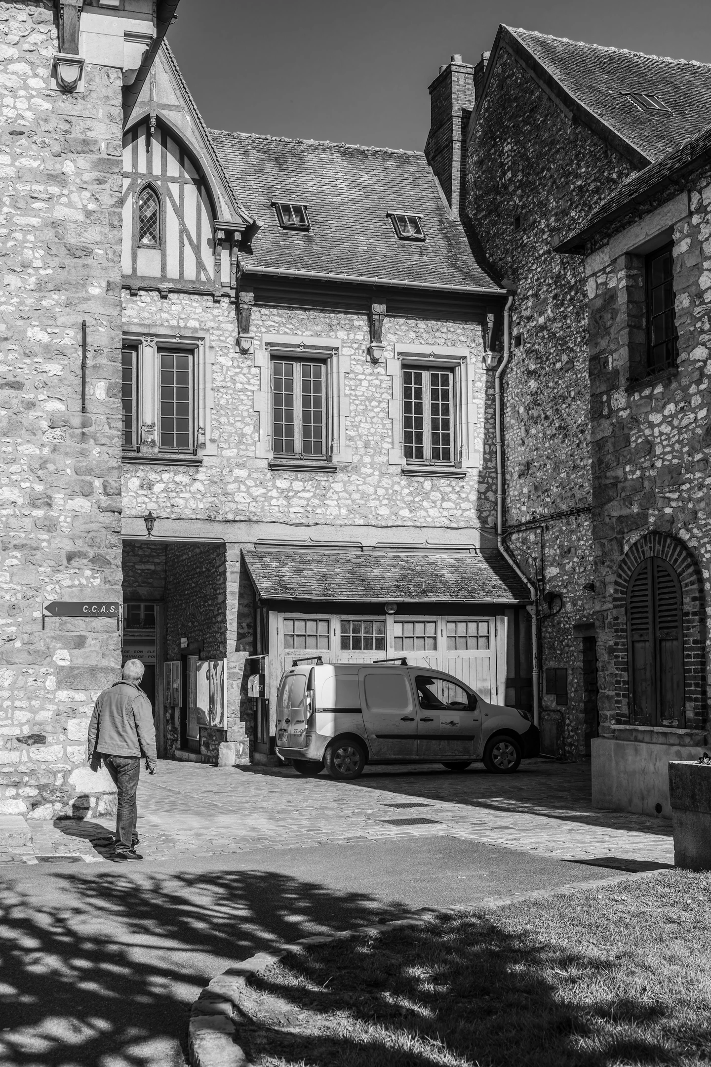 Street photo Seine-et-Marne : Moret-sur-Loing.
