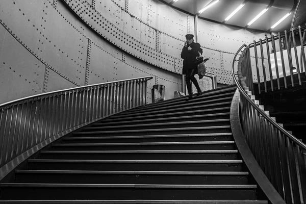 Street photo : France, Paris, Métro Saint-Michel.