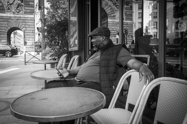 Street photo : France, Paris, Rue Saint-Martin et Porte Saint-Martin.