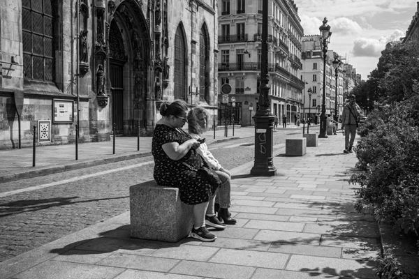 Street photo : France, Paris, Rue Saint-Martin, Église Saint-Nicolas-des-Champs.