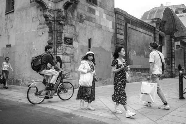 Street photo : France, Paris, Carrefour de la Rue Pavée et Rue des Francs Bourgeois.