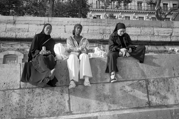 Street photo : France, Paris, Voie Georges Pompidou.