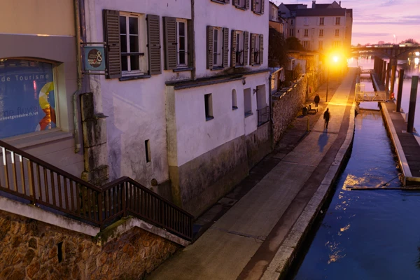 Street photo : France, Seine-et-Marne, Lagny-sur-Marne.