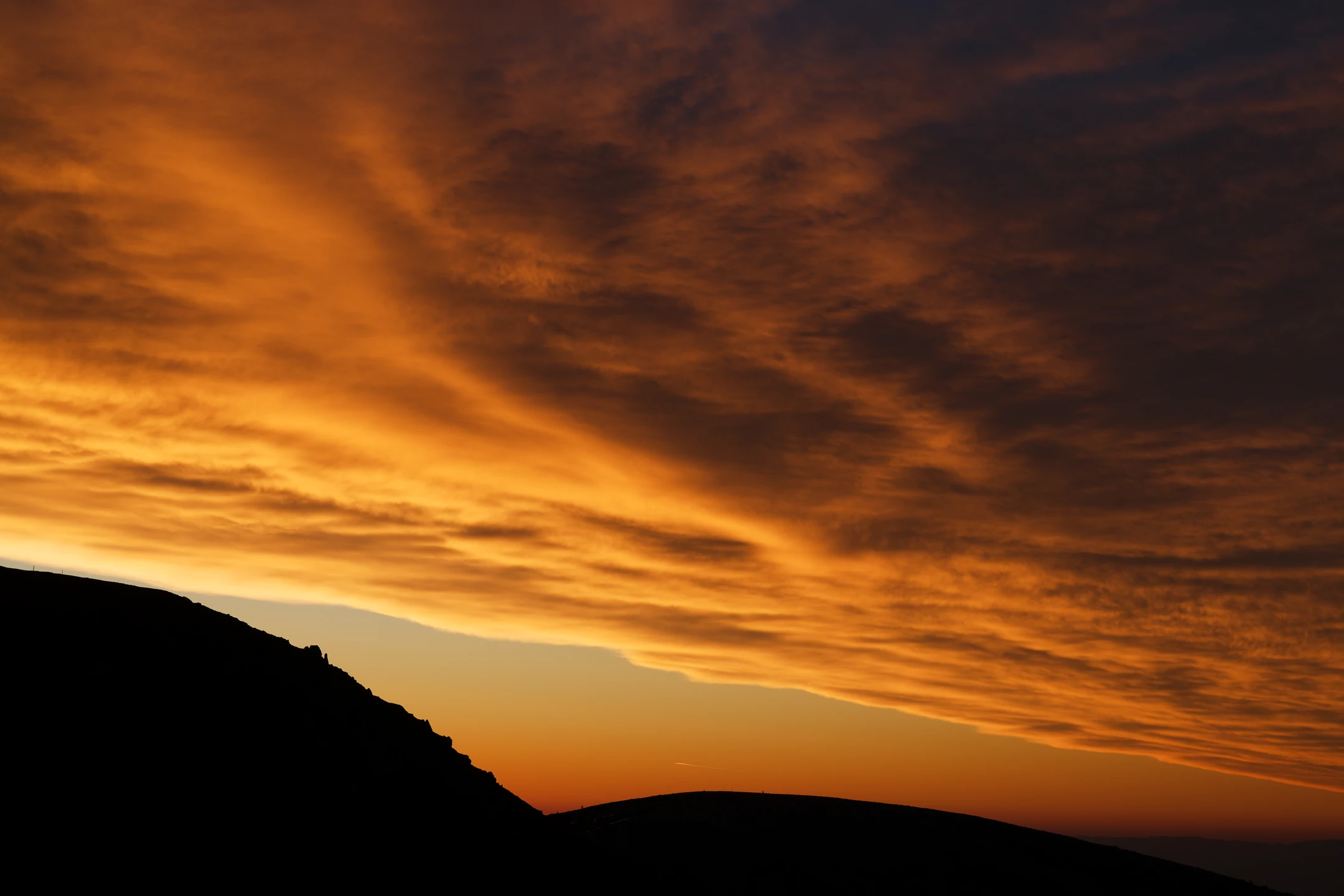 Photo : Hohneck et Petit Hohneck à l'aube au printemps, Vosges.
